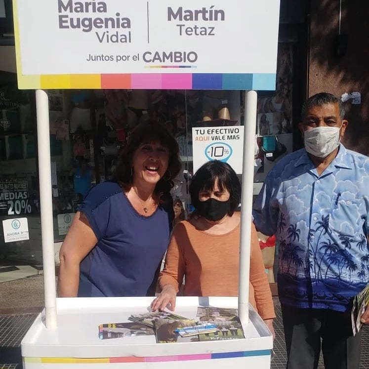 AKarakachoff's tweet photo. Hoy escuchamos a los vecinos de nuestra #Comuna1 en Entre Ríos e Independencia!!! 💪💪💪

Gracias a los que se sumaron!!🙌🙌🙌

#RadicalesPorArgentina #UCRunida #37AñosDeHistoria 
Carlos Calvo 1409 https://t.co/dCTaCrARYQ