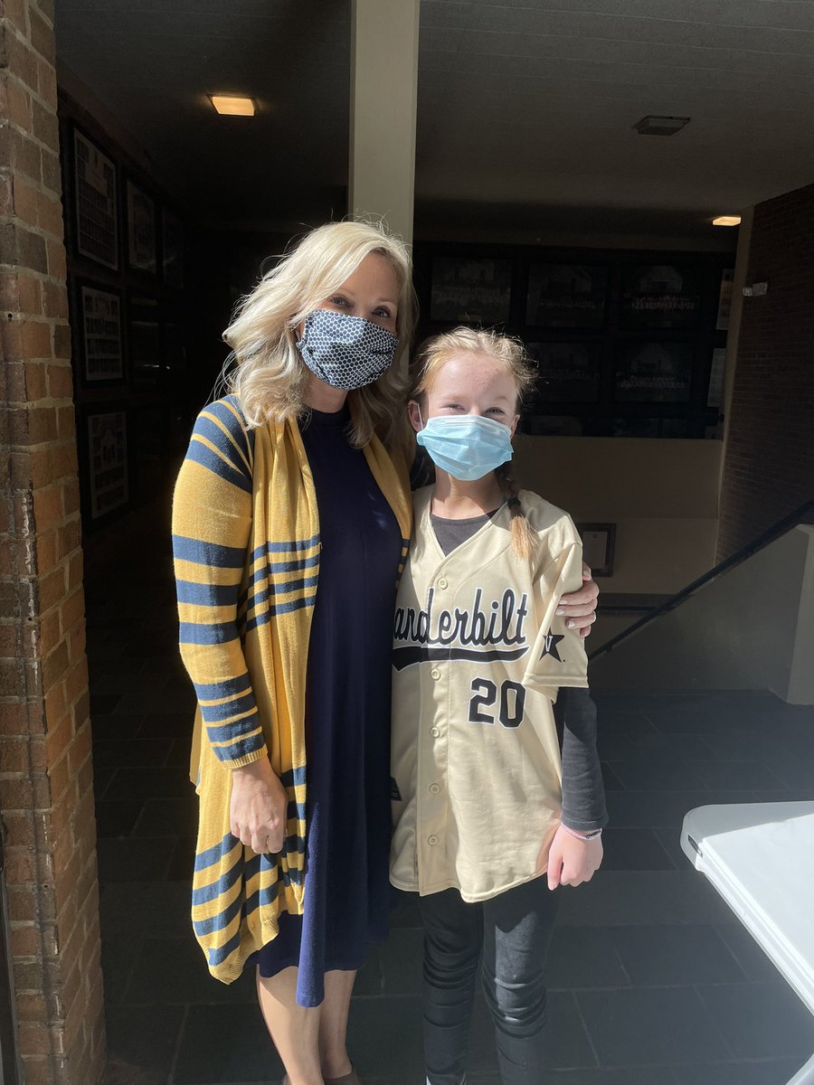 tabethasullens's tweet photo. I told this young lady she had the best #jersey on for spirit day! @thewebbschool @VanderbiltU #vandyfan https://t.co/pDXaAGmRFP