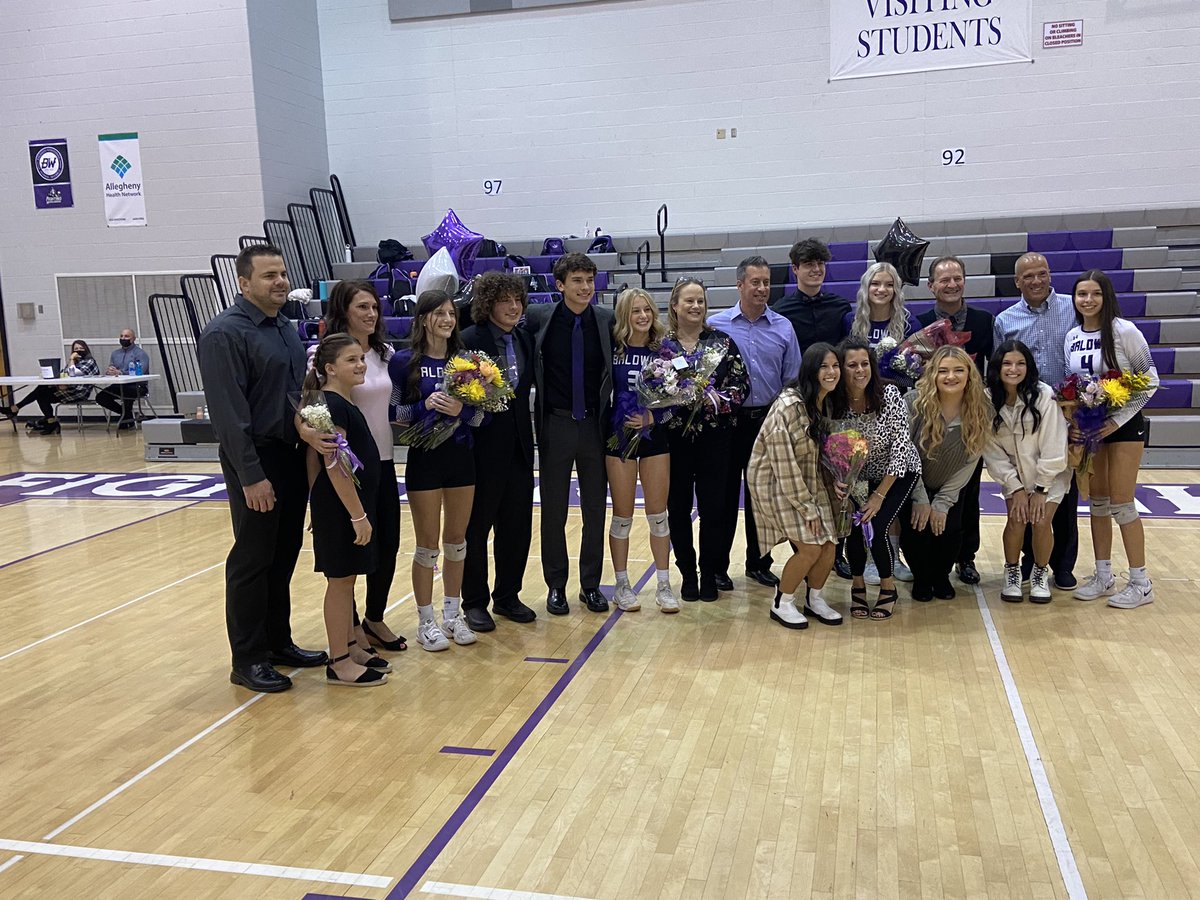 TheBHSPrincipal's tweet photo. Congrats @BHSActivities volleyball seniors 😈🎉🎉🎉😈 https://t.co/ERUWUDvAFE