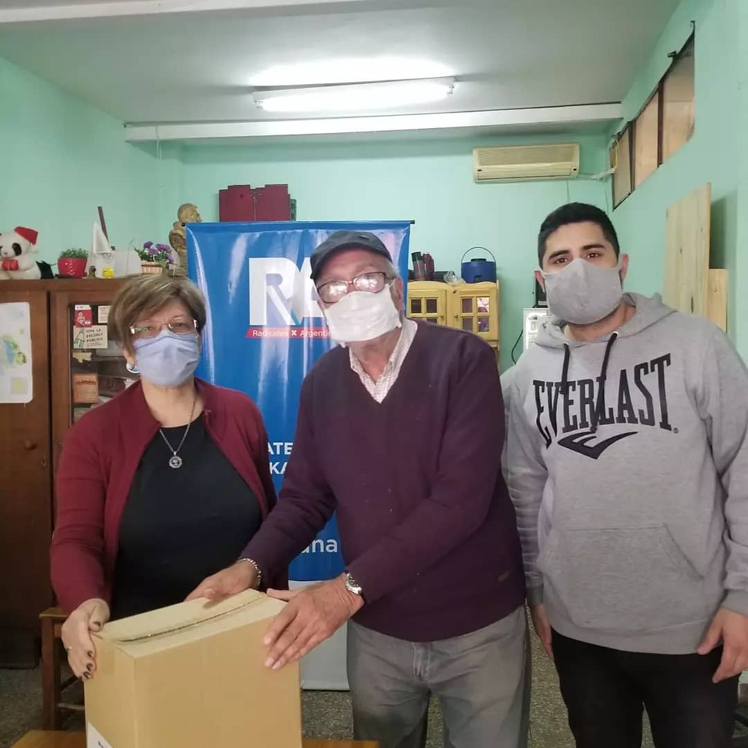 AKarakachoff's tweet photo. Seguimos ayudando a nuestros vecinos!!!👏👏👏😁

#Comuna1 #37AñosDeHistoria #RadicalesPorArgentina #UCRunida 
Carlos Calvo 1409 https://t.co/TokqgoaHAx