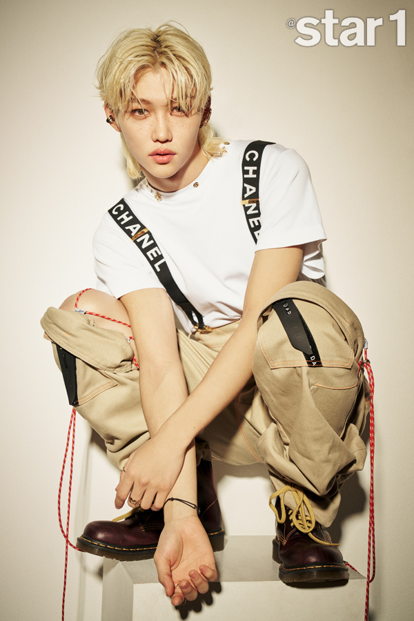 star1magazine's tweet photo. [📸] #앳스타일11월호 #필릭스 화보CUT

✨본격 앳스타일배 이용복 얼굴 자랑 대회✨

💕 더 많은 화보 컷이 스테이를 기다리고 있어요😉💖

#felix #스트레이키즈 #straykids #스키즈 #용복 #커버 #앳스타일 #atstar1 @Stray_Kids https://t.co/dbGtDyAxaC