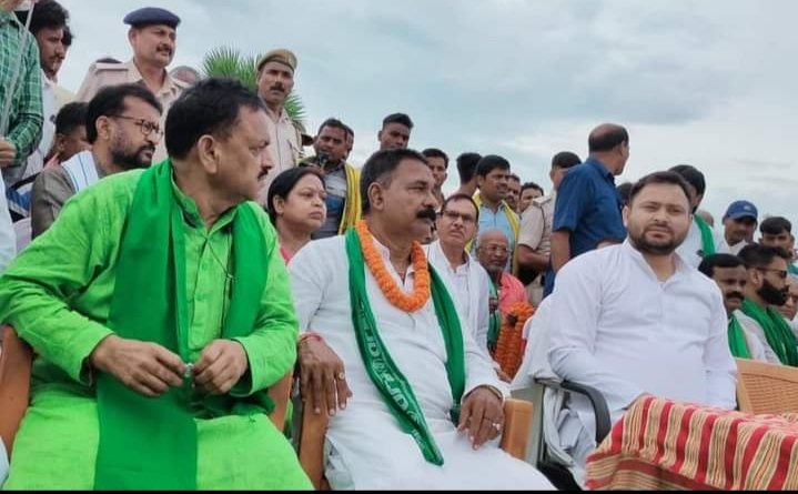 AMITYad82594533's tweet image. 