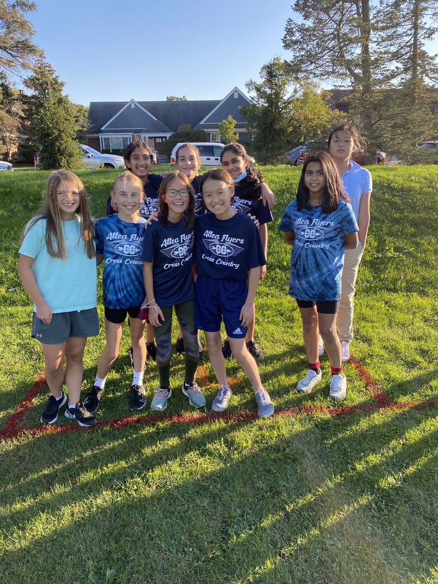 MaryWitteSLP's tweet photo. Attea Cross Country Sixth grade girls &amp; boys at the starting line for Conference today!  Congrats on a great season, runners! #AtteaFlyers #WeAreD34 https://t.co/wBDI9CClFn
