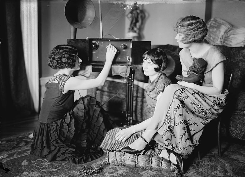 DJZing's tweet photo. Ring a ding ding! #ElectroSwing is back on the show!
Download: https://t.co/JnZbD2jMWs
#Electro #swingmusic #electronicMusic #1920s #twitch #djzing https://t.co/zvSIKxuDu2
