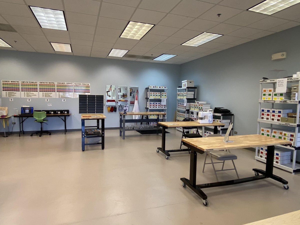 TrueNorth804's tweet photo. Welcome to the PAES Lab! It stands for Practical Assessment Exploration System. We have students come into the lab individually or small groups (2-3 students) to work on jobs.

What a great opportunity! 

Just another way #TrueNorth804 is committed to every learner, every day! https://t.co/IvY99x92Nd