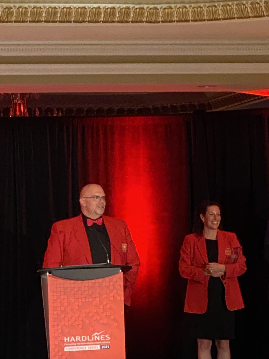 Hardlinesnews's tweet photo. ORA winner @GravenhurstHH - Best Hardware Store @home_hardware #HardlinesConference https://t.co/wTJiTBHWI3