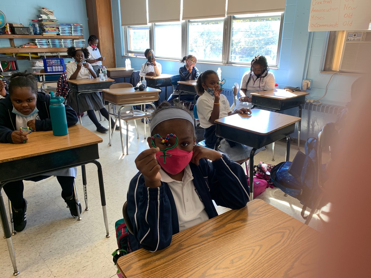 Grade4sfabx's tweet photo. Grade 4 is celebrating The Month of the Rosary by making a Rosary Bracelet to use as we pray a decade of the Rosary everyday during the month of October.@Grade4sfabx https://t.co/hpfVfMu9ft