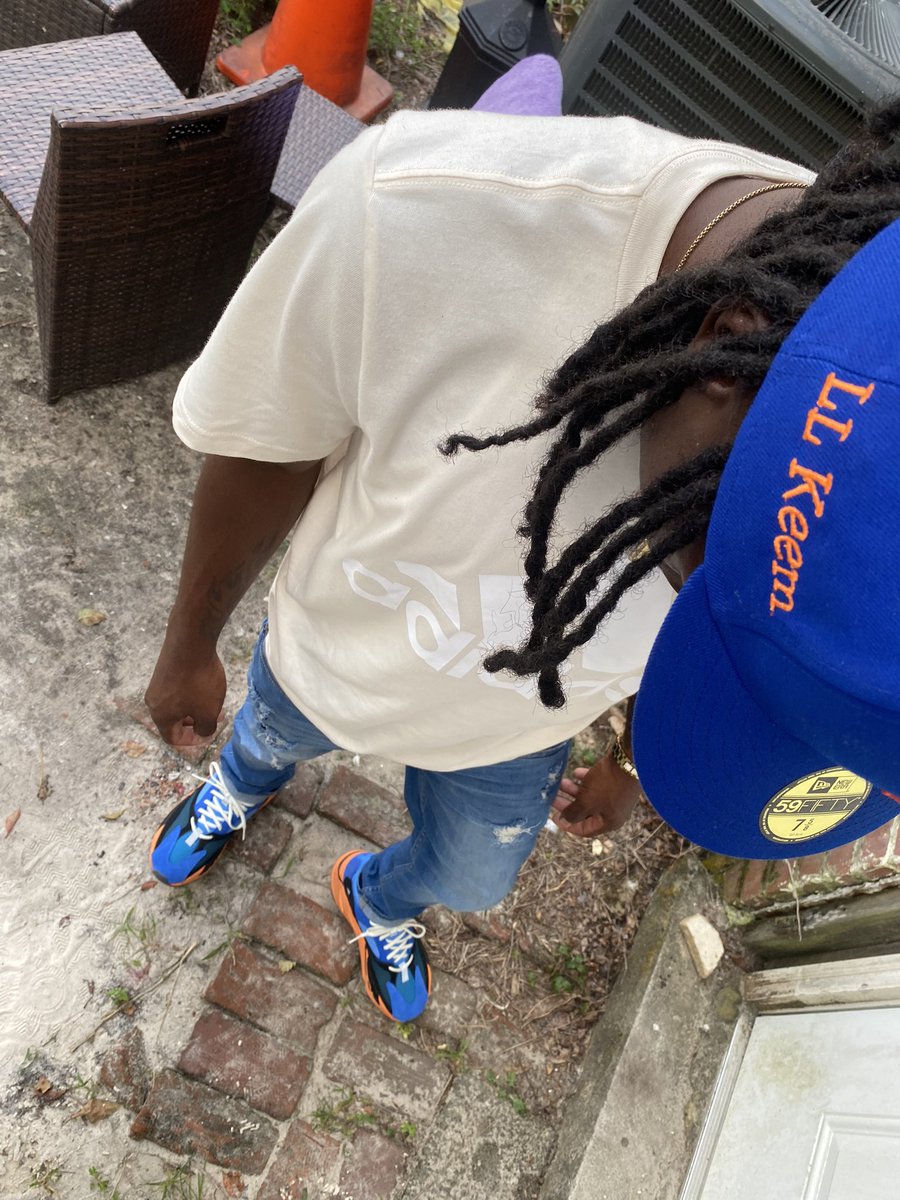 SheLovesChill's tweet photo. Fuxk a caption ๐๐พ#LLKEEM๐งก๐ https://t.co/fj8gH7UQ1y