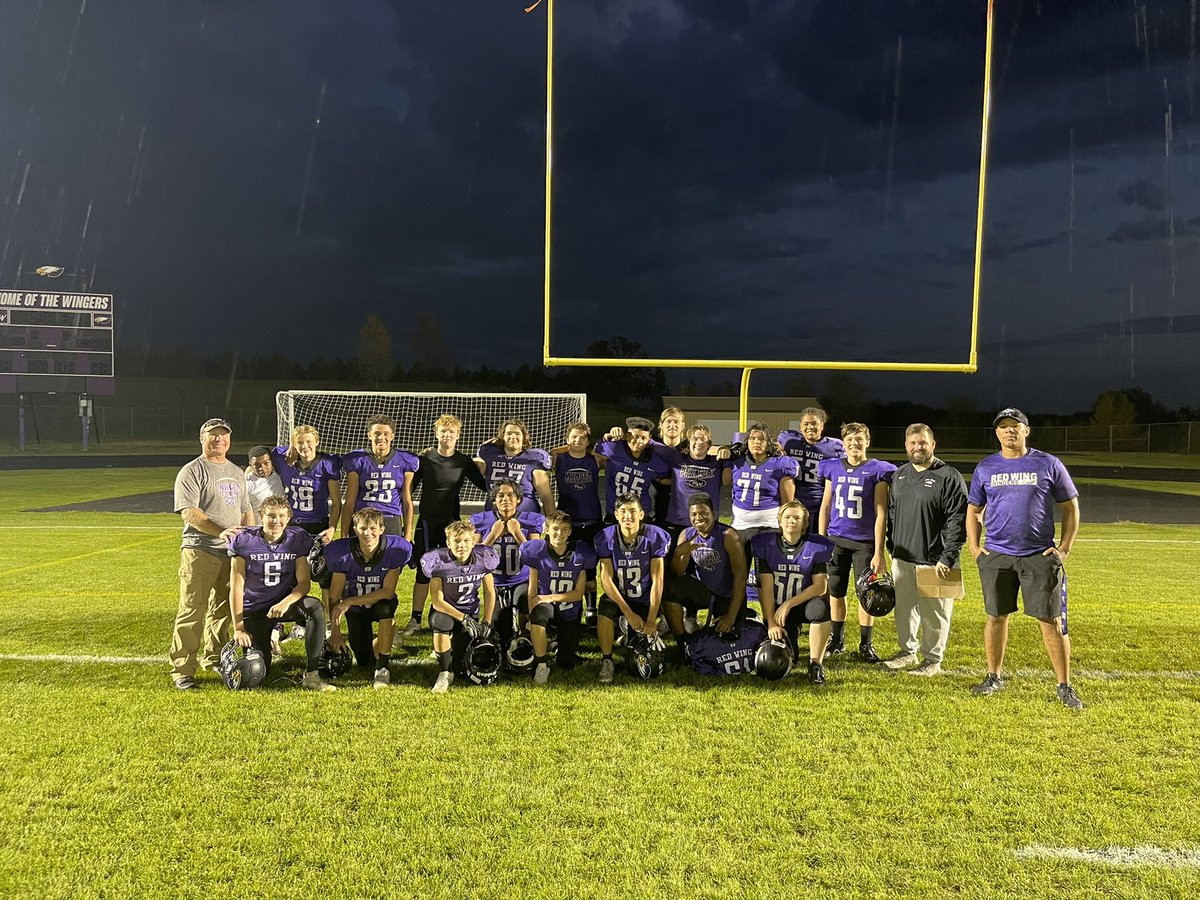 winger_football's tweet photo. The #KillerBees move to 6-2 to complete their regular season! We are so proud of all them! The future is bright for @winger_football! #commit2prepare #NoDaysOff @RW_Wingers https://t.co/vIRbQ5p1fo