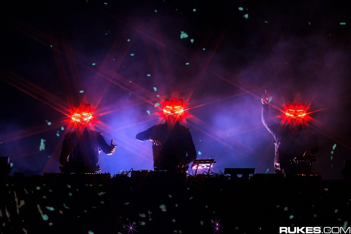 OfficialBTSM's tweet photo. Church at Red Rocks 🏔⛪️ https://t.co/VxMBIbmmFi