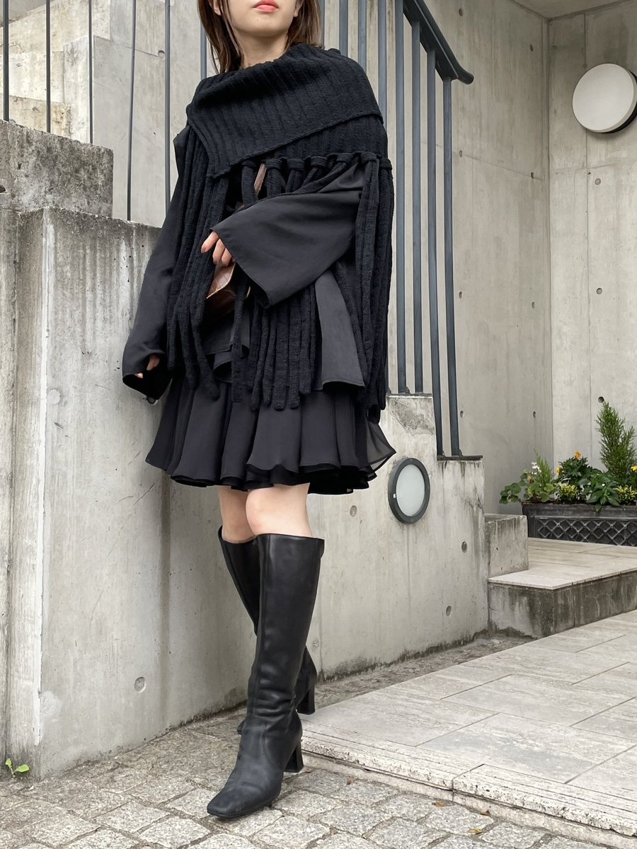 recommend item

クラシカルデザインミニシャツワンピース
(ウエスト内側でベルトでブラウジングしてます)

フリンジニットのフリンジだけ重ねたら
今時期ぴったりで
大人っぽさと程よく抜け感がでて
とても良かった、、🤝♡

LA BELLE ETUDE
ラベルエチュード