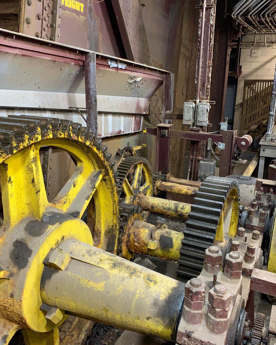 patmoriarty's tweet photo. On Sunday I had the opportunity to tour the McCormick Bridgehouse & Chicago River Museum at the Michigan Avenue Bridge as part of Open House Chicago. #ophc #ophc2021 #chicago #michiganavenuebridge @chiarchitecture https://t.co/Zomrgqp0am
