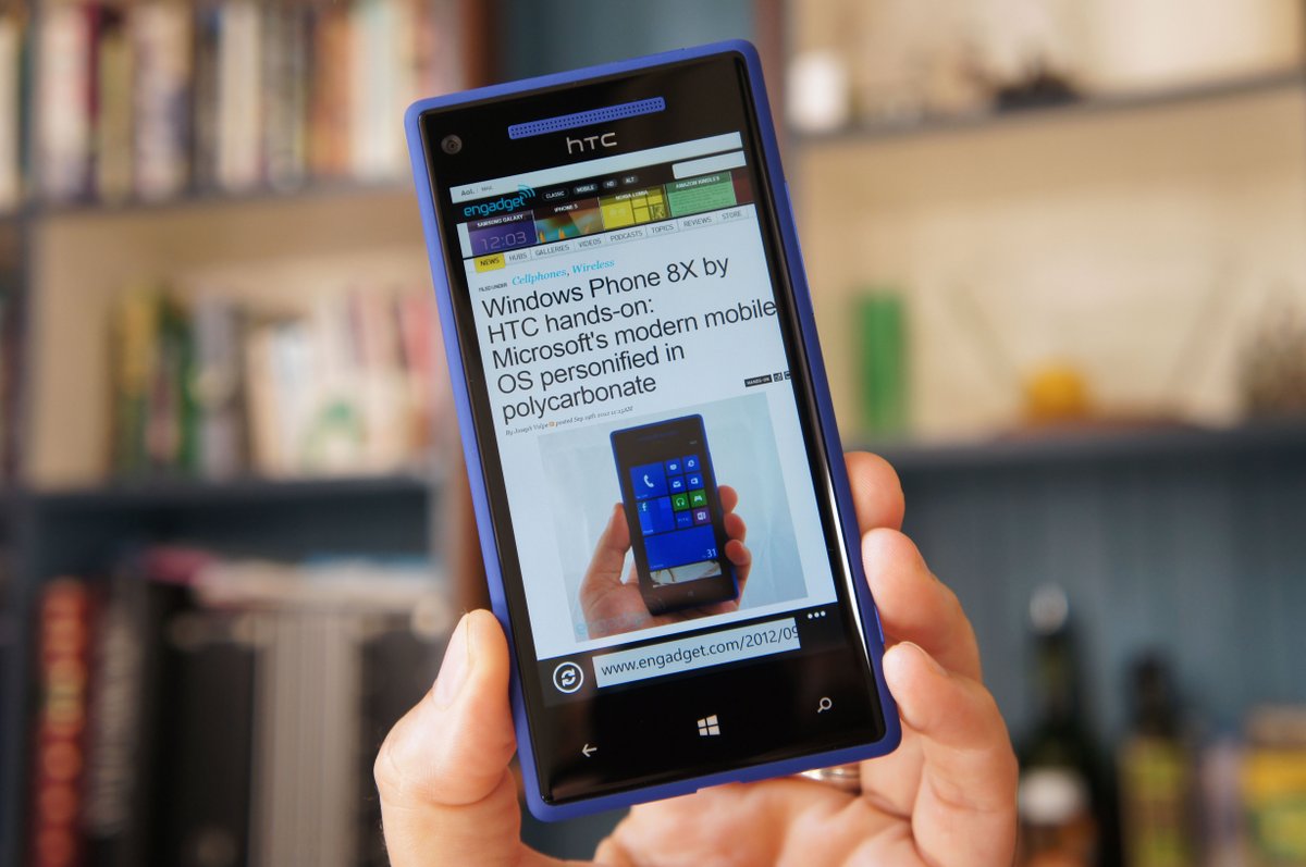 tnkgrl's tweet photo. Loving the strong @htc #HTC8X vibes of the @madebygoogle #Pixel6! Memories...
Here's the hero pic from my @engadget review years ago: https://t.co/9euvPFmbX7 https://t.co/inPhNvVXs1