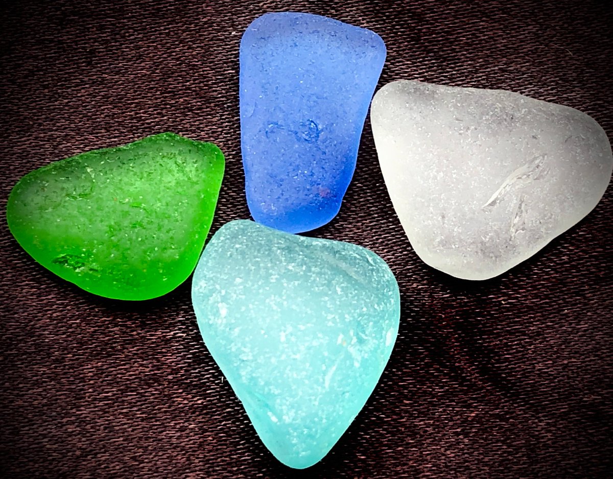 Frosty sea glass hearts in my Etsy shop, SeaGlassFromHawaii #SeaGlsas #seaglass #RedSeaGlass #BlueSeaGlass #BeachGlass #SeaGlassForJewelry! #GenuineSeaGlass #ReaSeaGlass
