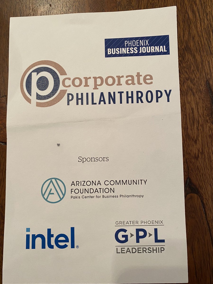 So happy to celebrate the leadership of @myvsuw’s immediate past Board Chair @jholsman as the recipient of the “Organization Advocate Award” at today’s @phxbizjournal’s Corporate Philanthropy Awards! Congratulations, Jenny, and THANK YOU for your leadership!! https://t.co/cFZvkwEa8X