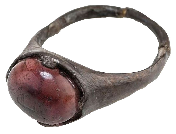 archaeologymag's tweet photo. From the Archives: A silver ring with a gem engraved with the word “Allah” was found in a Viking-era woman’s grave in Sweden.

https://t.co/SbwHHLP32c https://t.co/PR1i0A3yX8