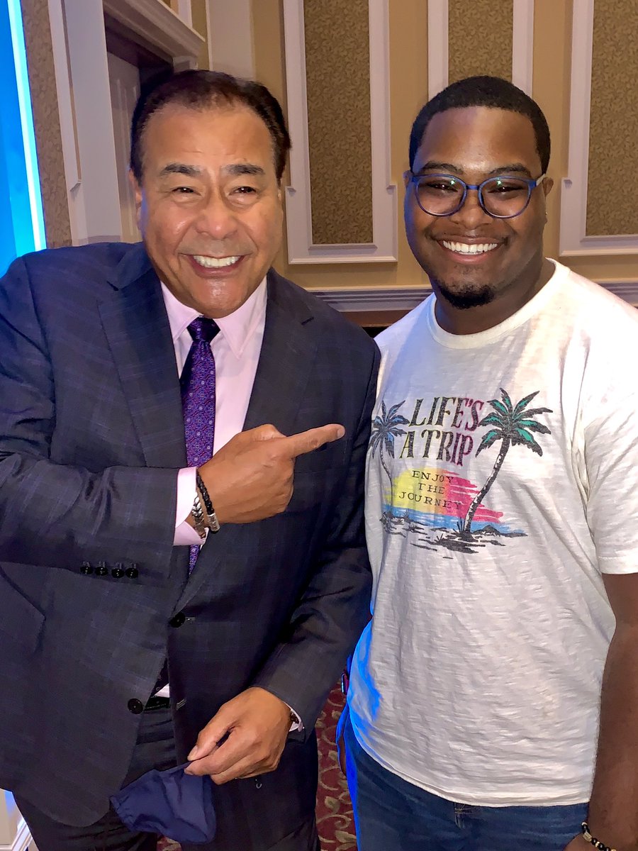 AndreReports's tweet photo. It was a pleasure meeting @JohnQABC today! Thank you for speaking to some of us journalism students here at @scrippsjschool. 

You really helped emphasize the importance of having journalist from all kinds of backgrounds. https://t.co/ZloCINiHil