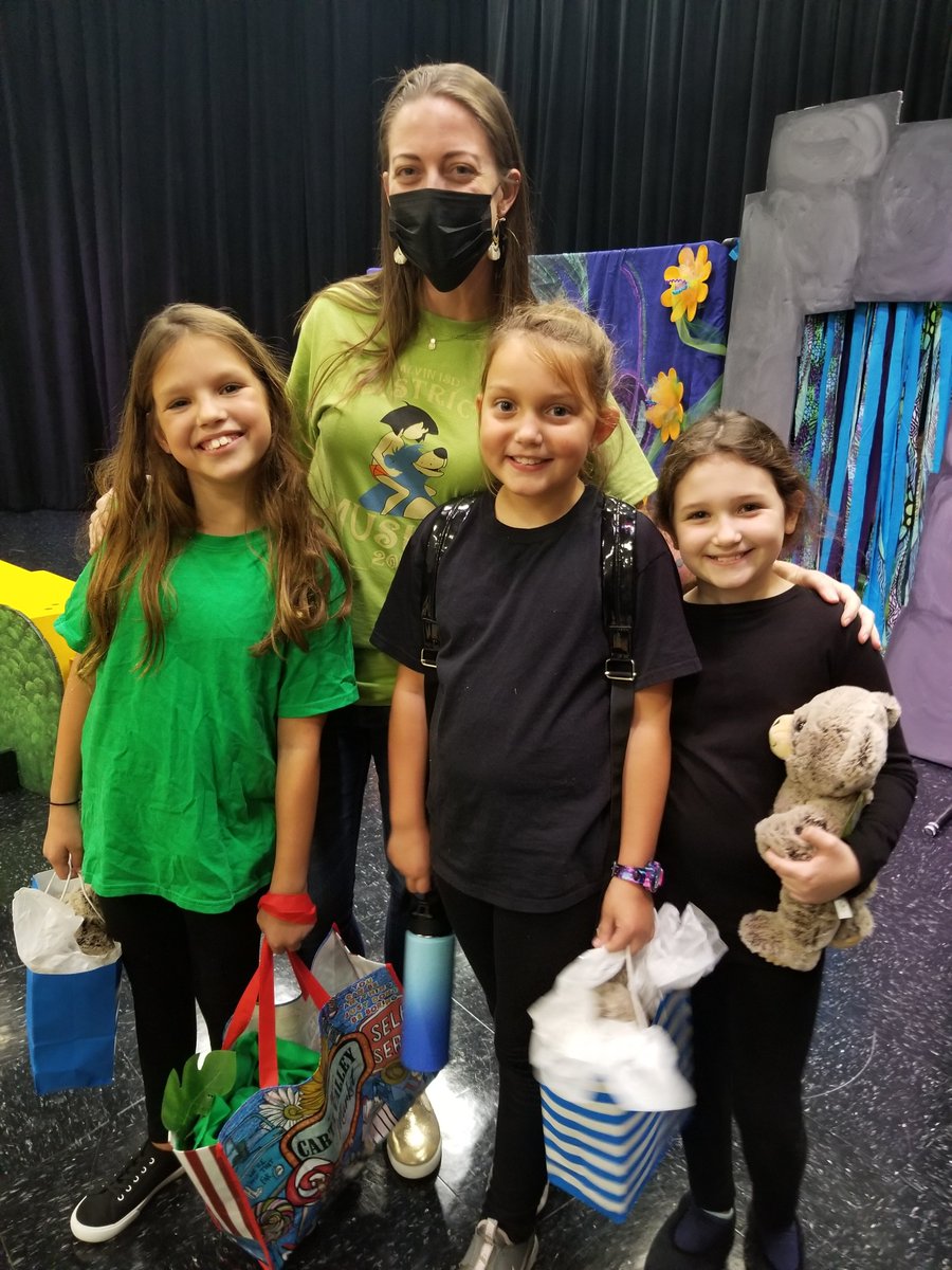 pollardtech's tweet photo. Emma, Emma and Avery were outstanding in tonight's performance of The Jungle Book! So proud of these ladies!💜 @NelsonAlvinISD @NelsonElemMusic @Jackieswaney1 https://t.co/D43Ni5JkXy