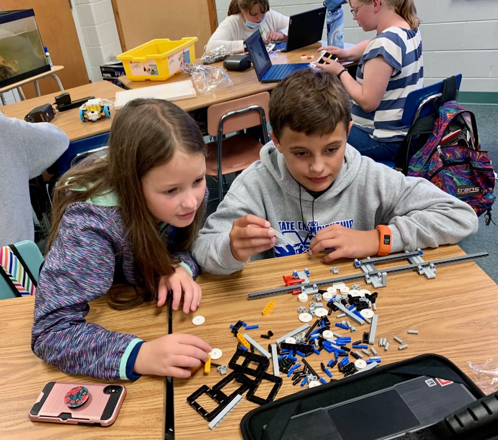 KCS_Sevier's tweet photo. JSMS Robotics is hard at work preparing for the first qualifier in December! @firstlegoleague fosters a love of coding, robotics, innovation, and team work! #KCSCodes #SevierMeansStem @KCS_STREAM @MrDanielWay
#AllInAllTheTime #WorldChangingWarriors https://t.co/BUFFOsxJx1