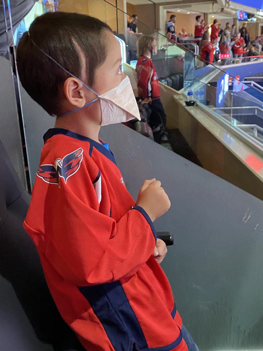 Semi_Handmade's tweet photo. Y’all want to know a great cardio workout? Send your fam out to @Capitals LAST MIN then ensure child leaves Kinetic Sand out so @PuppyLondonIV can snacc and panic call everyone including @TheGoldenRatio4 to induce vomiting ASAP https://t.co/kaUdk5NpSf