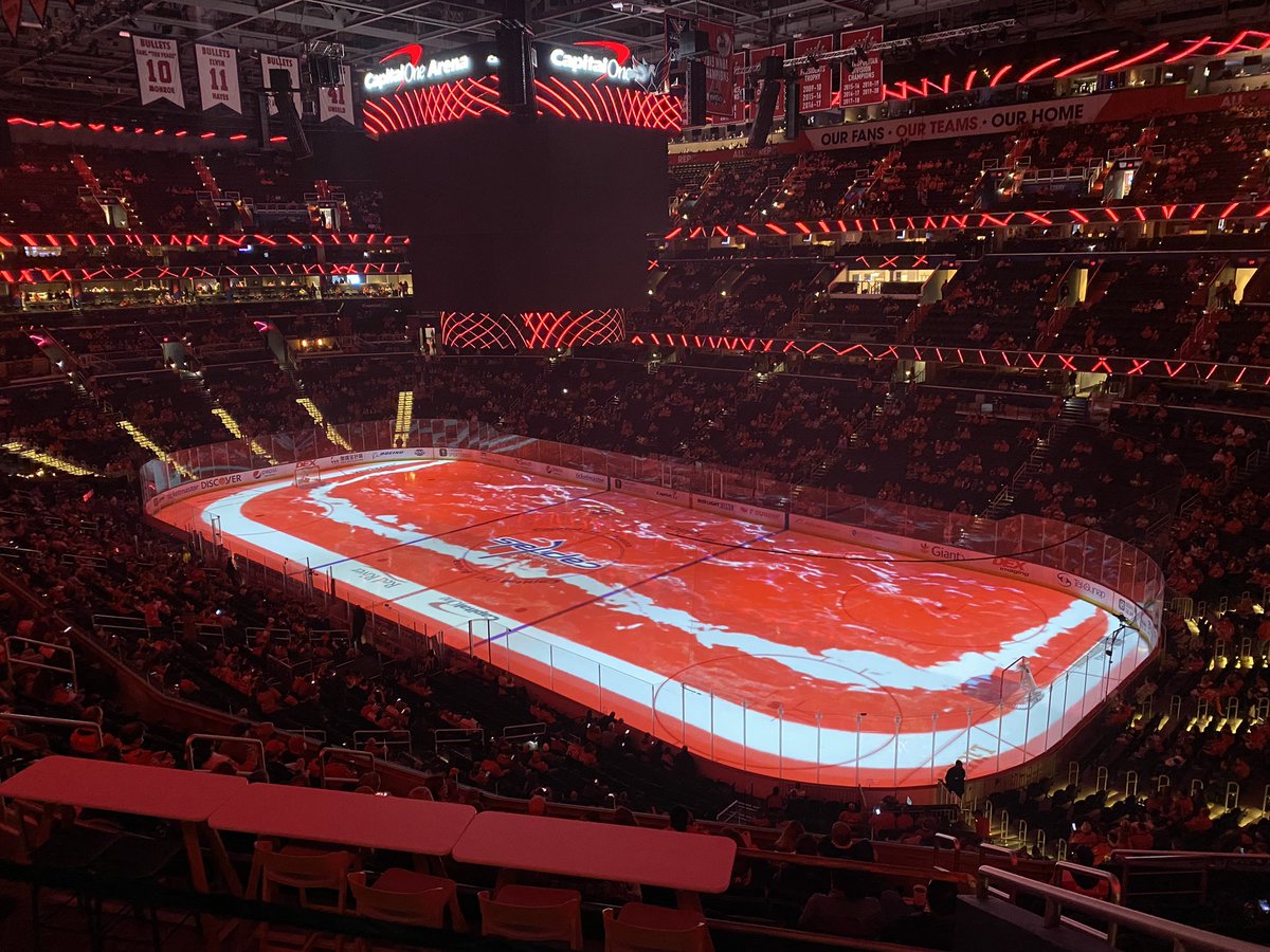 Semi_Handmade's tweet photo. Y’all want to know a great cardio workout? Send your fam out to @Capitals LAST MIN then ensure child leaves Kinetic Sand out so @PuppyLondonIV can snacc and panic call everyone including @TheGoldenRatio4 to induce vomiting ASAP https://t.co/kaUdk5NpSf
