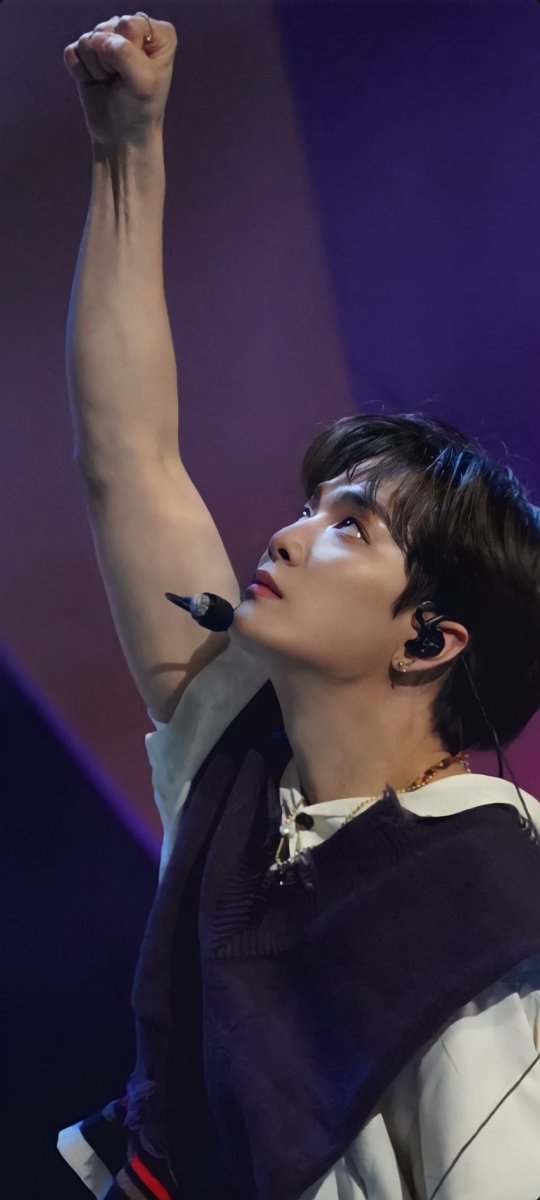 ratedkimjr's tweet photo. 😳😳😳

#JR #김종현 #김쩨알 https://t.co/8l2gzscaVj