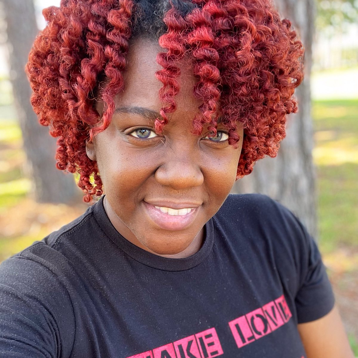 NaturallyJoni's tweet photo. From Fiery Red 🔥 to Anything But Basic Black 🌑 And a huge shoutout to that @melaninhaircare Signature Trio my hair is soft, hydrated, and has crazy definition 🤪 (oh yeah, I gave her a bit of a trim too) 😉  
#melaninhaircare #melaninbae #healthyhair https://t.co/K8XEzUQxxA