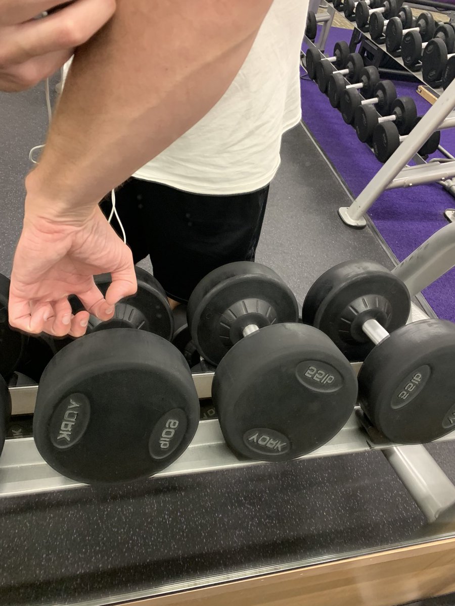 MyKetoRecovery's tweet photo. A little NSV. Arm veins in my lower arm are shaking the contours of my skin. #keto #ketorecovery #myketorecovery #fitness #muscle #veins #stregthtraining https://t.co/ZlelhR5Lyd