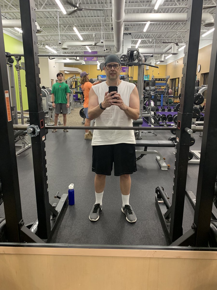 MyKetoRecovery's tweet photo. A little NSV. Arm veins in my lower arm are shaking the contours of my skin. #keto #ketorecovery #myketorecovery #fitness #muscle #veins #stregthtraining https://t.co/ZlelhR5Lyd