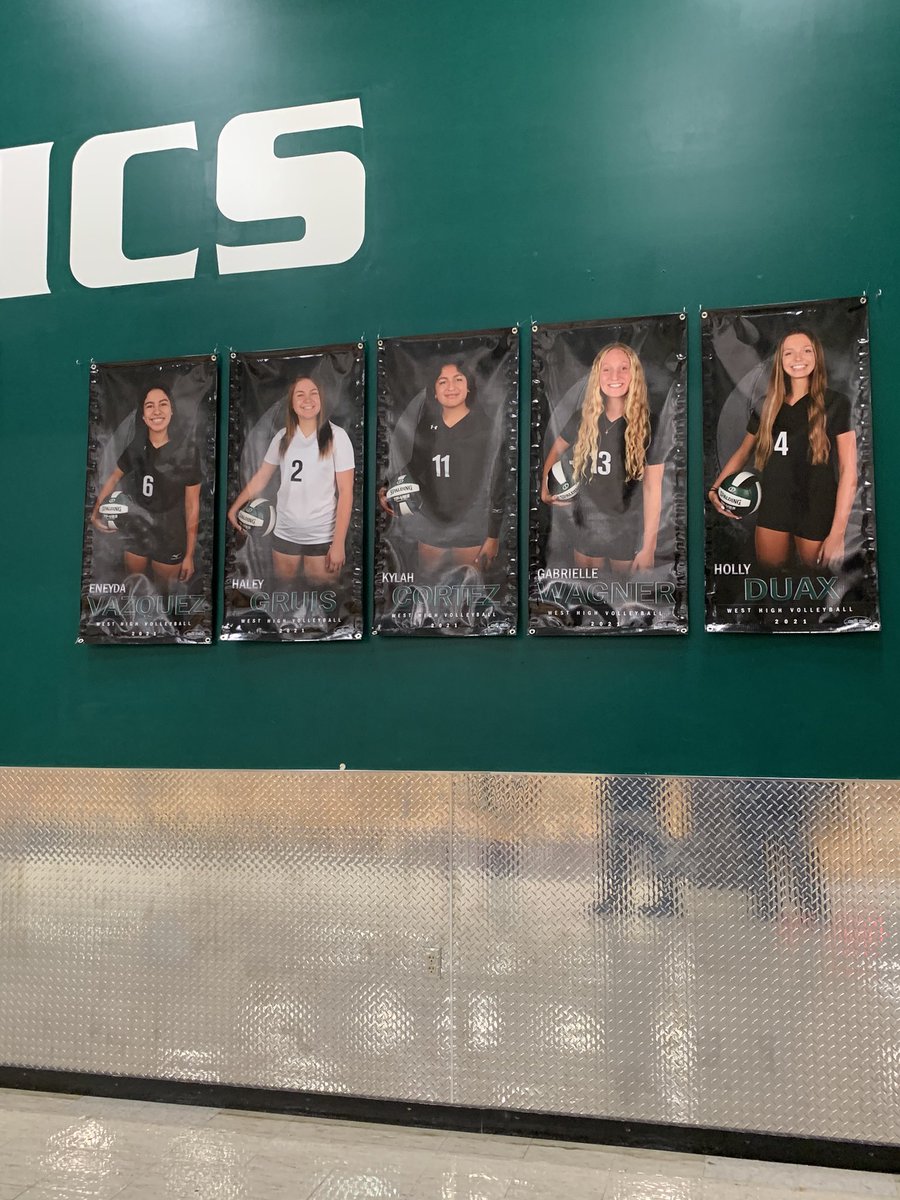 WHS_SCCSD's tweet photo. Thank you Seniors! You’re AMAZING leaders! 🏐🏐🏐🏐🏐🏐🏐🏐🏐 https://t.co/2CBscEbgXC