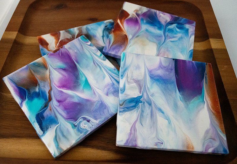 AliRaeStudios's tweet photo. Finished the set of coasters, took a while to completely dry with the cooler weather. https://t.co/RUy6Qn02h0