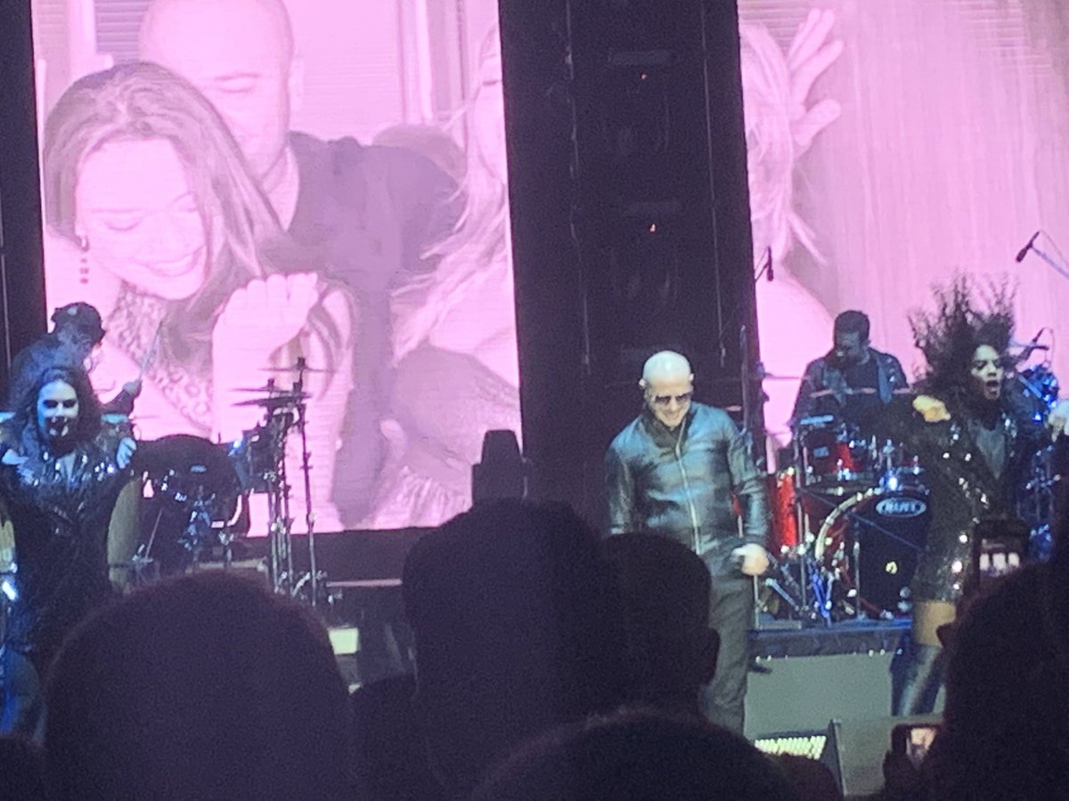 MrsHoltgraves's tweet photo. Now that was a cool night. Pitbull concert on the Midway! https://t.co/NZFV86oIej