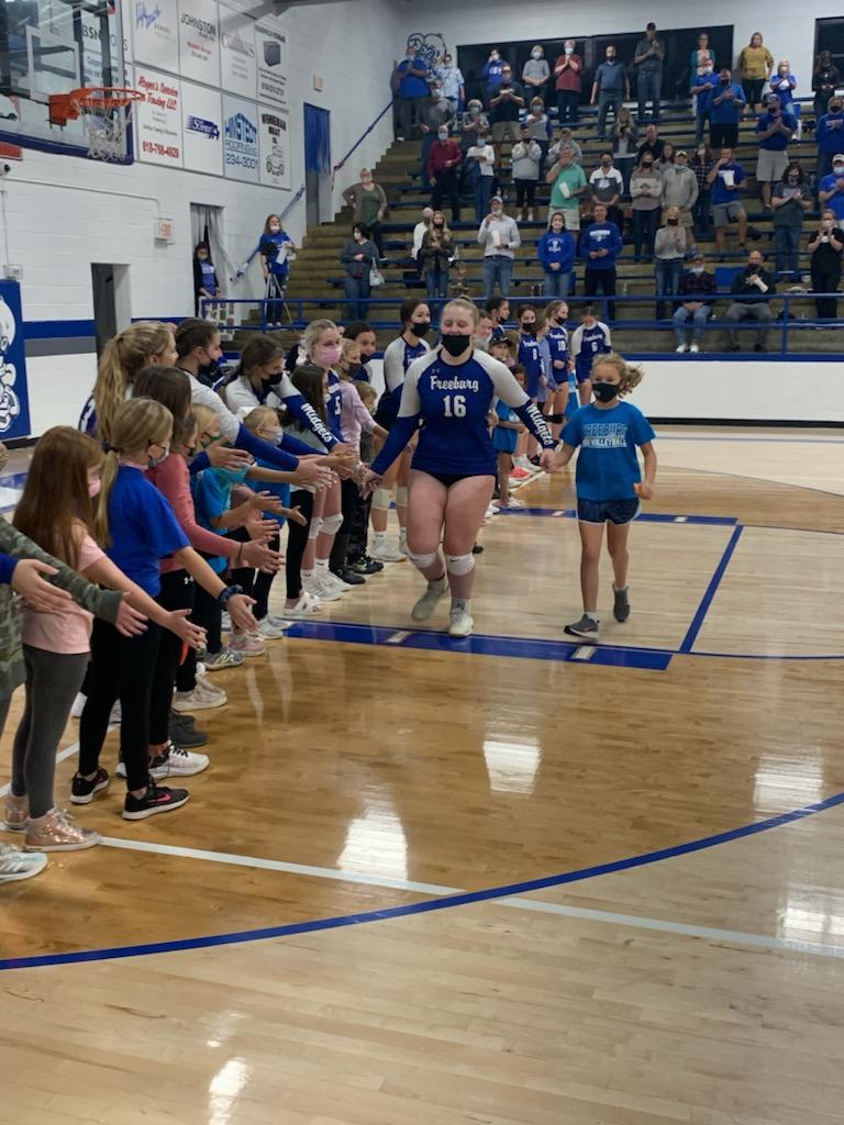 FburgVball's tweet photo. A successful night all the way around!!
The girls pick up a SWEEP beating Gibault at all three levels! Varsity wins 25-11, 25-15.
π§Ήπ§Ήπ§Ή
It was also so fun to have all our little friends join us tonight and be part of our team! #FutureMidgets #TheFreeburgFactor https://t.co/iiEQa0c5L6