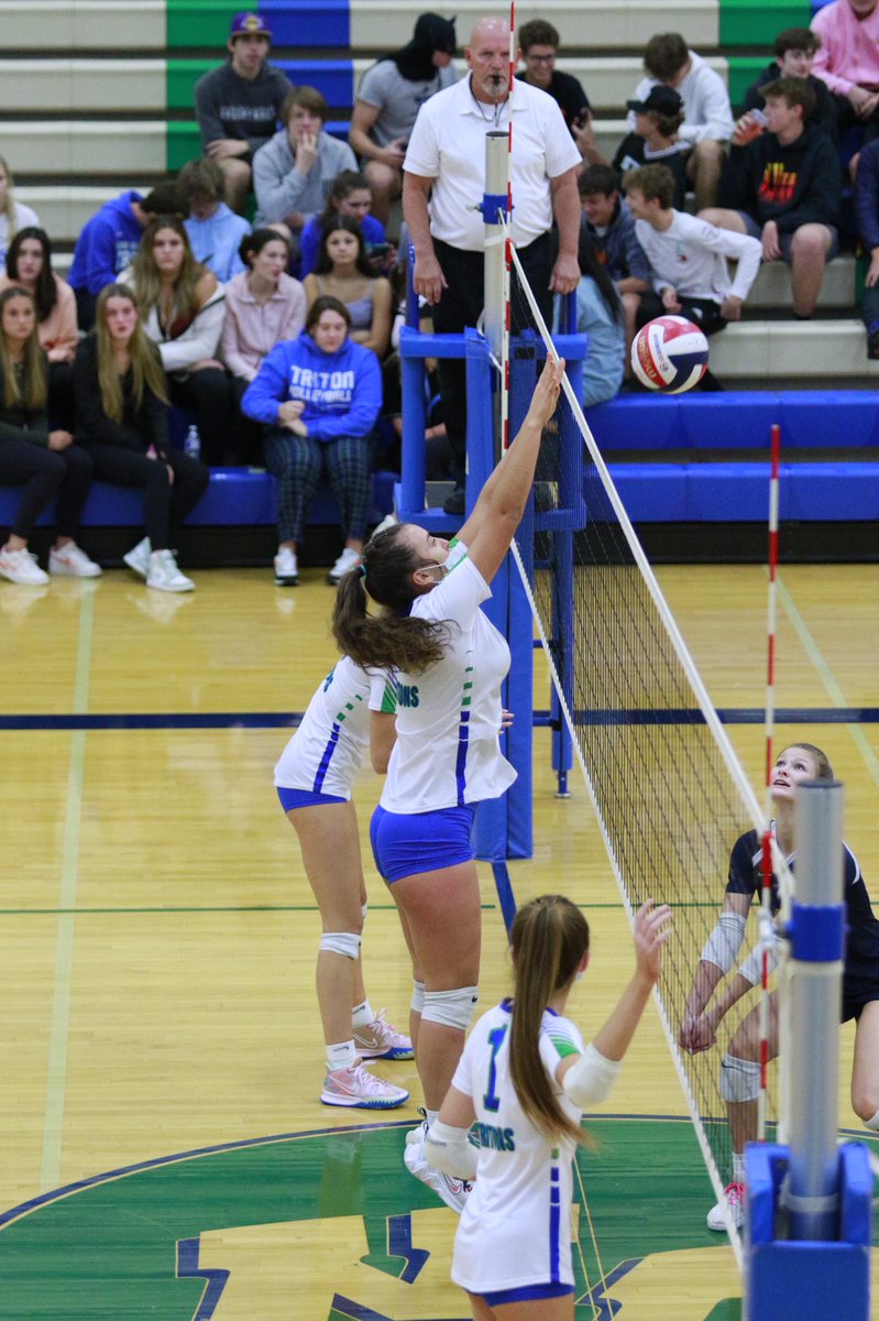 WIAA Regional Volleyball update

Notre Dame Academy defeats Chilton in three straight
25-17, 25-14,25-11

They advance to the 2nd round of Regionals and will play at NDA this Thursday at 7pm vs Seymour 

<a href="/dougritchay/">Doug Ritchay</a> <a href="/richpalzewic/">Rich Palzewic</a> <a href="/Matt_Reynoldson/">Matt Reynoldson</a> <a href="/MK_Burgess/">MK Burgess</a> <a href="/rachelhopmayer/">Rachel Hopmayer</a>