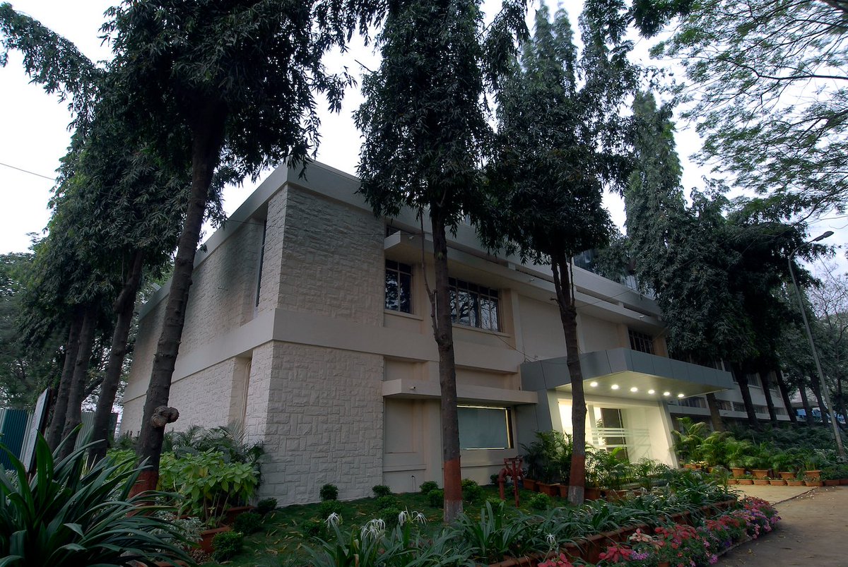 JTCPLDesigns's tweet image. The sales office we designed for Mindspace — a company which has now flourished into Mindspace Business Parks REIT, a listed name on Indian stock exchanges.

#JTCPLDesigns_HTSInteriors  #Design #JTCPLDesigns #Indianarchitects #officedesign