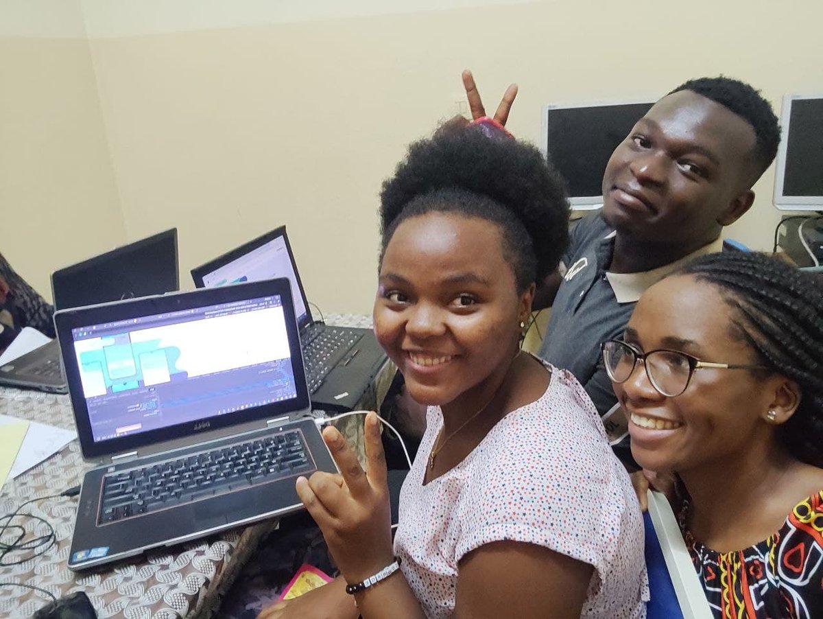 LeSeedMag's tweet image. Des mentors  compétents, disponibles et attentifs pour la réussite du #xcodepath2k21.
Rejoignez nous nombreux ce samedi 23 Octobre . 
Aussi, ne manquez pas notre passage a Canal 2 l&apos;heure a l’émission &quot;Nous chez vous&quot; a partir de 10h. #xcodepath #CaParleDev #xcodepth2k21TheEnding