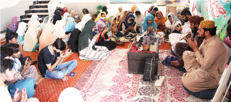 SzabistZabtech's tweet photo. #ZABTechSBA organized #mehfilemilad on account of #EidMiladUnNabi. Students participated zealously in the recitation of #naat #wednesday

#szabistzabtech #mehfilemilad #eidmiladunnabiﷺ https://t.co/NstQtibBzj