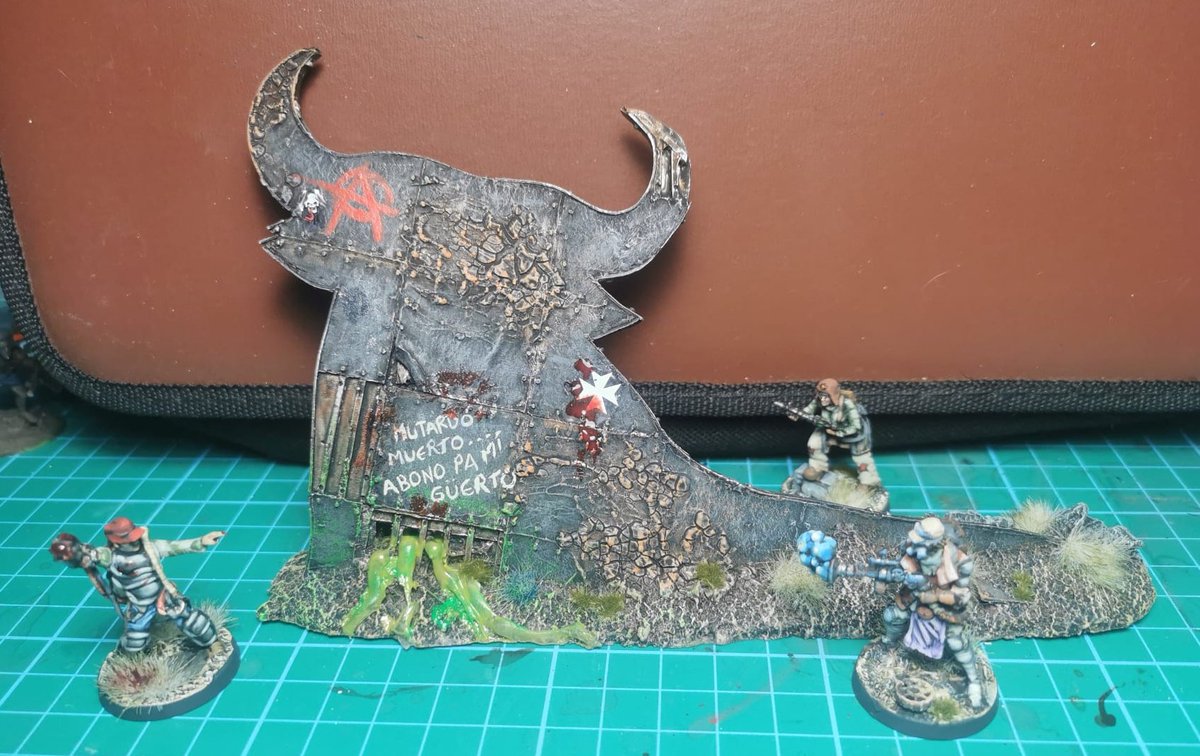 Habemus_Ludum's tweet photo. #pintoreshabemusludum 
El cartel del toro postapicalíptico de Surus. By @JorgeMadriz13

@SurusCreations #surus #Punka #Punkapocalyptic @Punkapocalyptic #BadRollGames #MadMax #apocalyptic #wargames #wargaming #ElParamo #powermonguer #scenery #scenerypainting #toro #osborne https://t.co/6NzURMskTZ