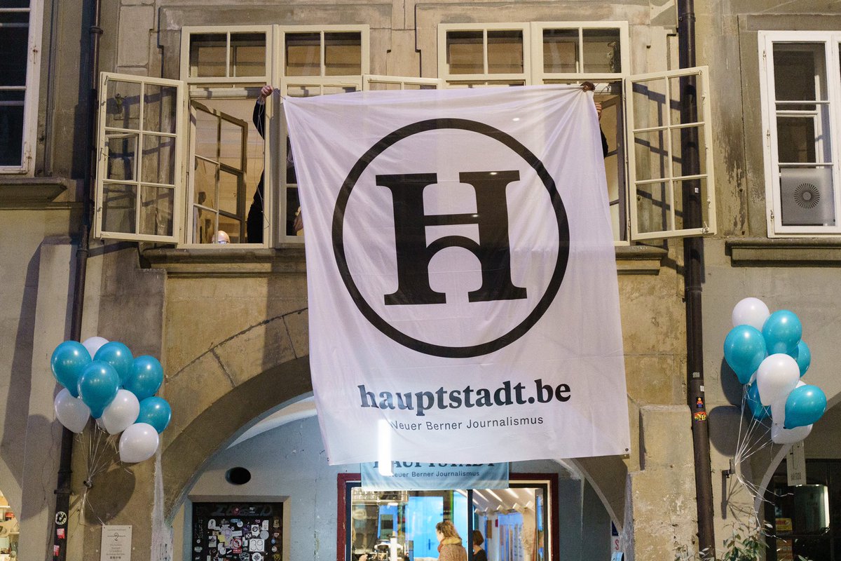 hauptstadt_be's tweet photo. Wir sind überwältigt! 😍💪🏽@hauptstadt_be erreicht über Nacht 1000 Erstabonnent*innen. Bern wird Hauptstadt! 

Das Crowdfunding dauert bis 19. November. Jetzt schaffen wir gemeinsam einen Ausbildungsplatz. 

…werde Hauptstädter*in. Löse jetzt ein Abo auf https://t.co/aPSGetmolG https://t.co/MLFLJ01mcB