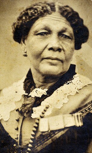 claire_drinkall's tweet photo. Another in our series to celebrate Black History Month.
Mary Seacole,set up the British Hotel,to nurse injured soldiers in Crimea. Came to the UK to see  Britain's then nursing techniques. Influenced the way we nurse today. Inspirational!! @blackhistoryuk @HCTNHS @DiabetesHct https://t.co/FLGrdrmsNU