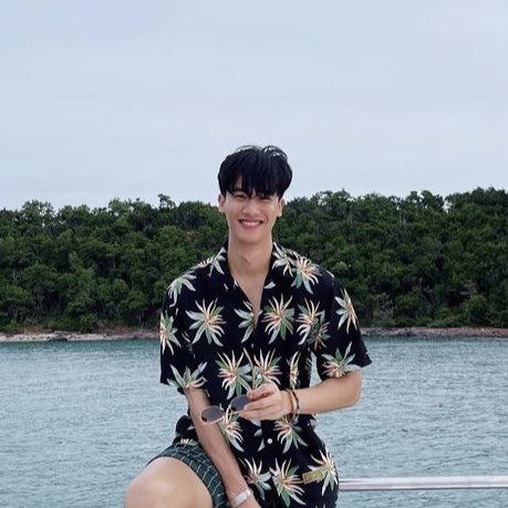 offortunitay's tweet photo. HOALAH OKE DEH ternyata baju lawas jumpie selain dithrift juga ada yang dicolong dek pacar. https://t.co/KWkFaeuGOW
