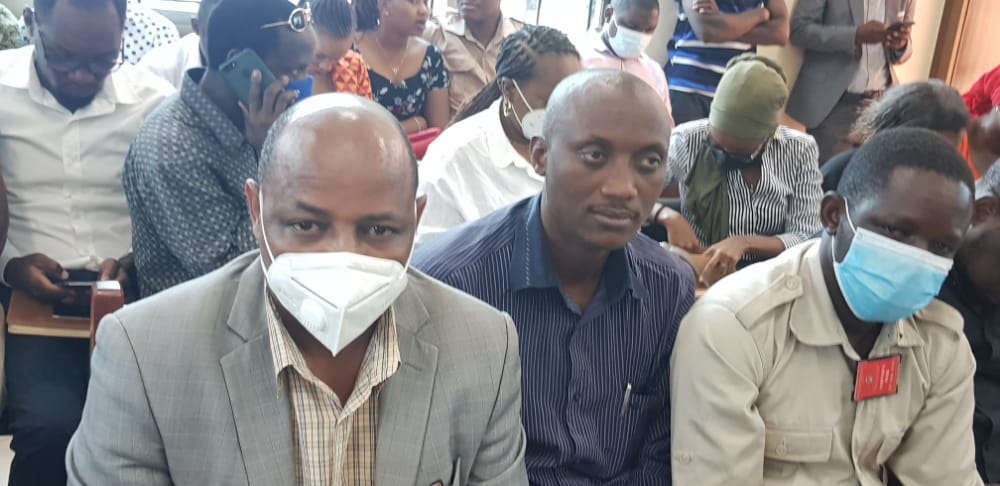 MgaweTV's tweet photo. Tuko ndani ya Mahakama Kuu Division ya uhujumu uchumi tayari kufuatilia kesi ya Mwenyekiti Freeman Mbowe na wenzake,ambapo Leo tarehe 20 Octoba ,2021 ni siku ya uamuzi juu ya kesi ndogo.Washitakiwa wameshafikishwa katika viunga vya Mahakama tunasubiri waingizwe Mahakamani https://t.co/kVawvD4Nac