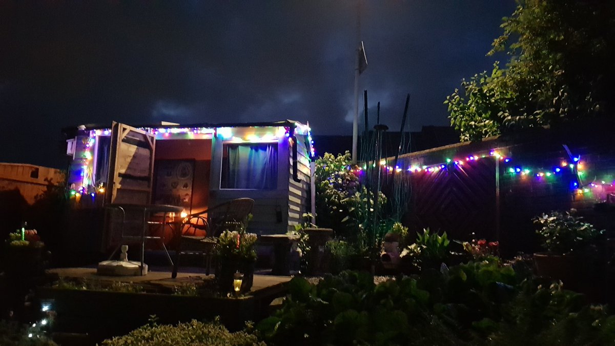 DevonRiverGypsy's tweet photo. My garden this morning after the heavy rain has gone #Plymouth https://t.co/rCB5NvG5VY