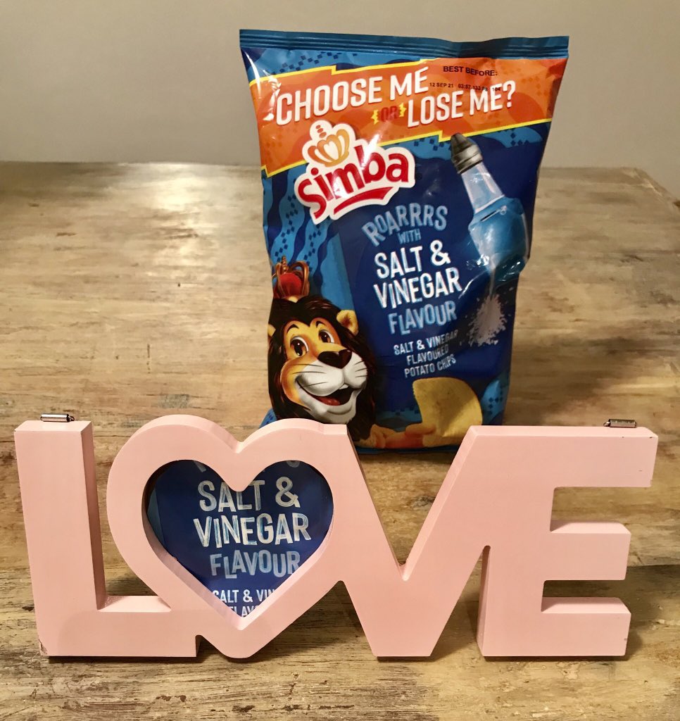 LynnNagel1's tweet photo. @buhlesOnLfm @SimbaChipsSA @ligwalagwalaFM @buhlesOnLfm @SimbaChipsSA @ligwalagwalaFM Wow!!!! I Love 💙 Love 💙 Salt and Vinegar so,so much #roarrrswiththatthing #ads my favourite 💙 #SimbaChips 💙💙 https://t.co/HbAN1uX4n6