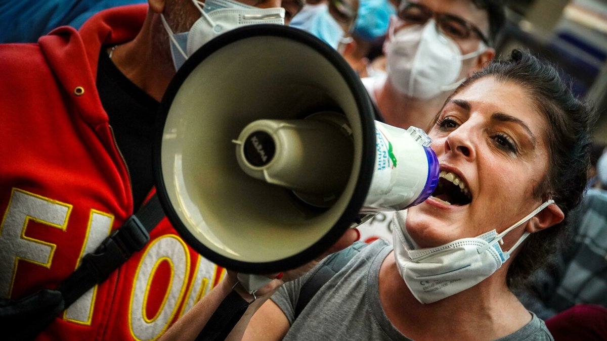 #Cronaca Ore calde sul caso Whirlpool, presidio davanti alla sede della Regione dlvr.it/S9whnN