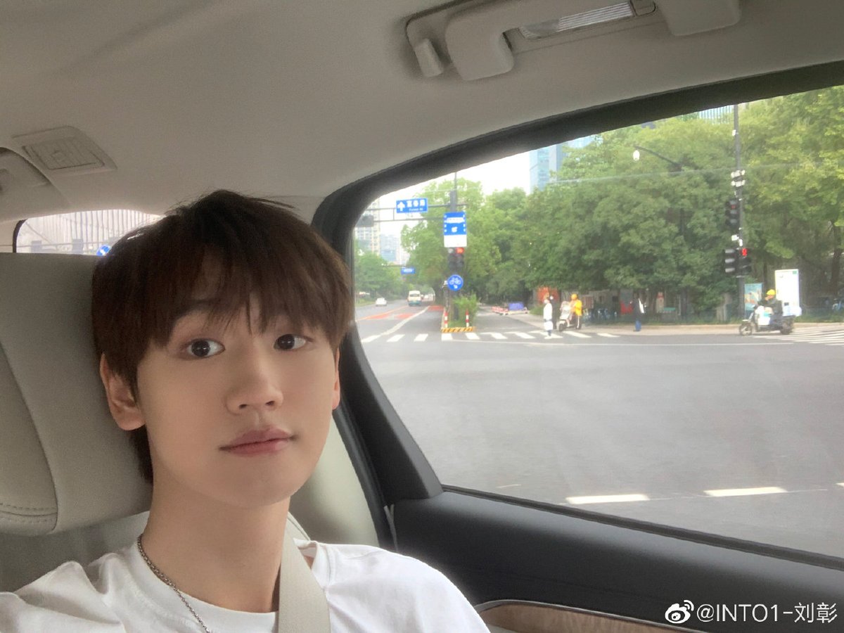 forliuzhang's tweet photo. 211019 | AK Weibo Update

Attempt to restore the image ​​​

#LiuZhang #刘彰 #INTO1 https://t.co/souDfmhNHH