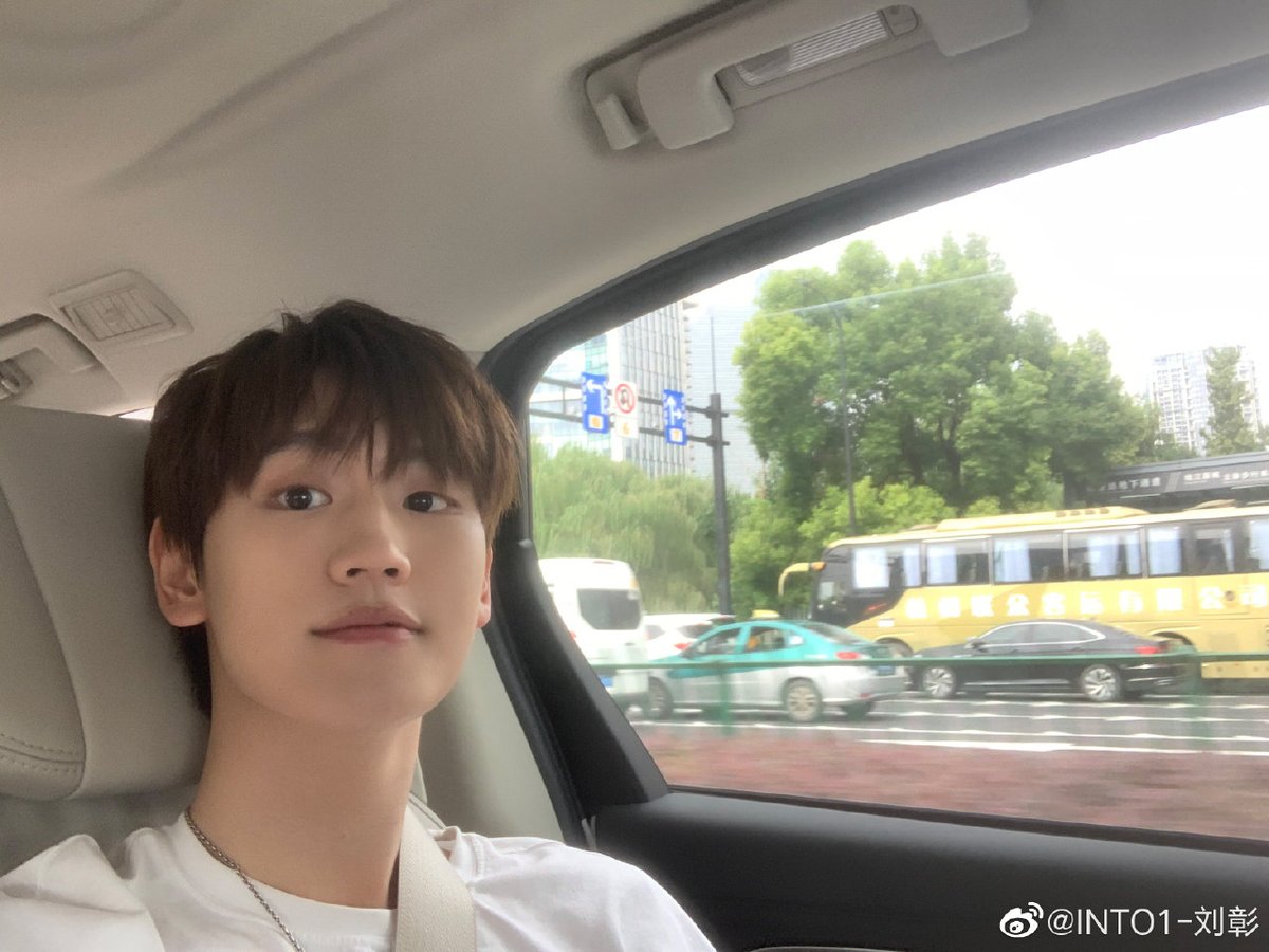 211019 | AK Weibo Update

Attempt to restore the image ​​​

#LiuZhang #刘彰 #INTO1