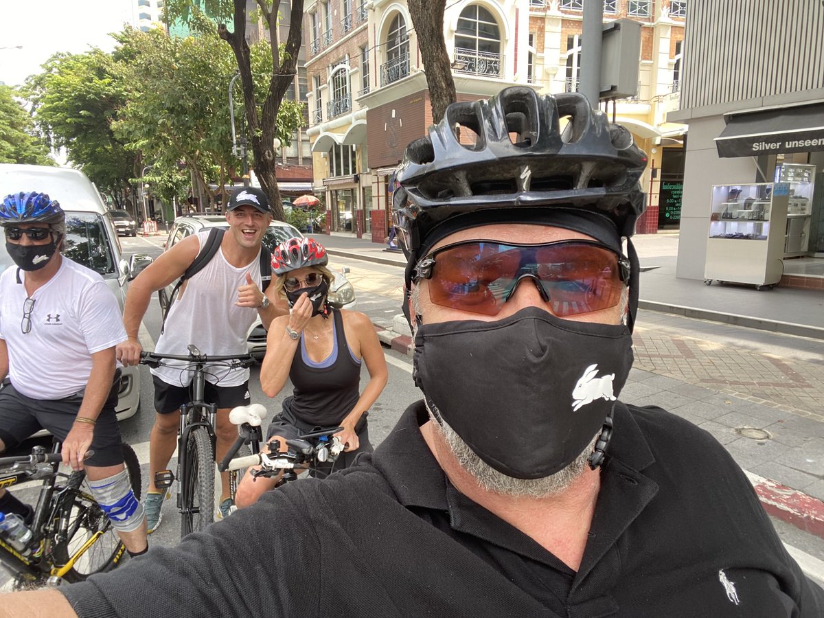 russellcrowe's tweet photo. Lost in Bangkok #4. https://t.co/OvrIPamARp
