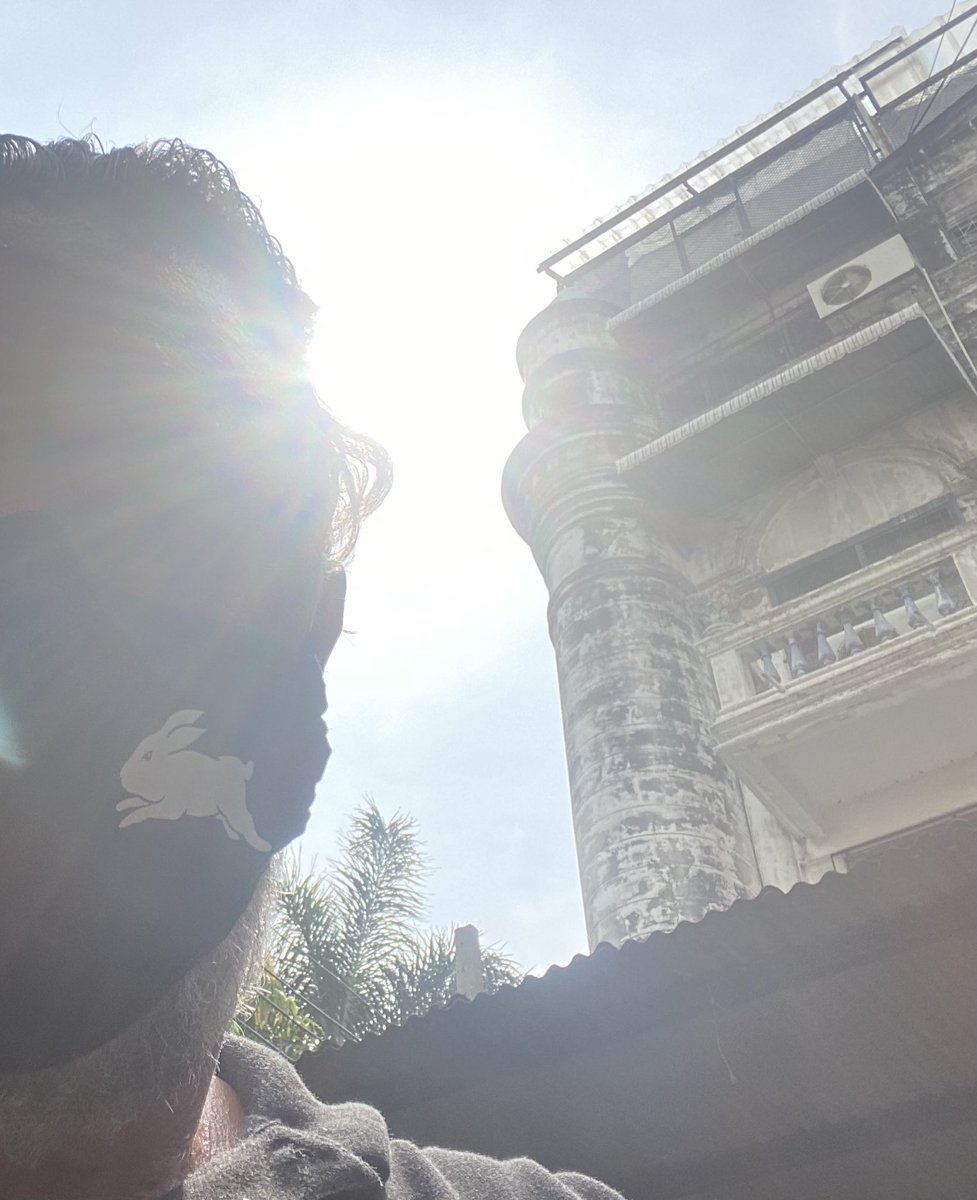 russellcrowe's tweet photo. Lost in Bangkok #4. https://t.co/OvrIPamARp