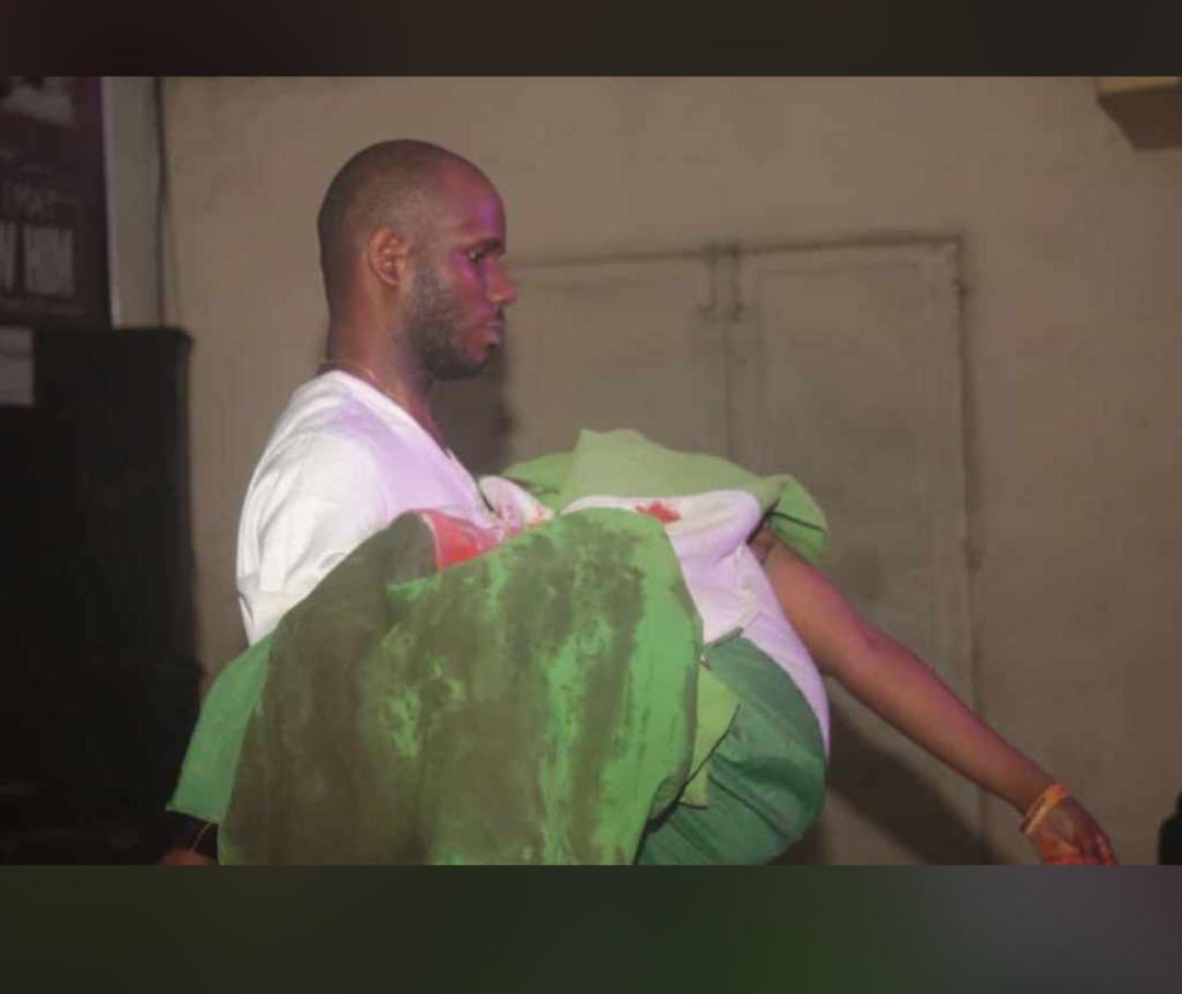 Hayomide_1's tweet image. It will only cost you $0.00 to RT

#EndSARSMemorial